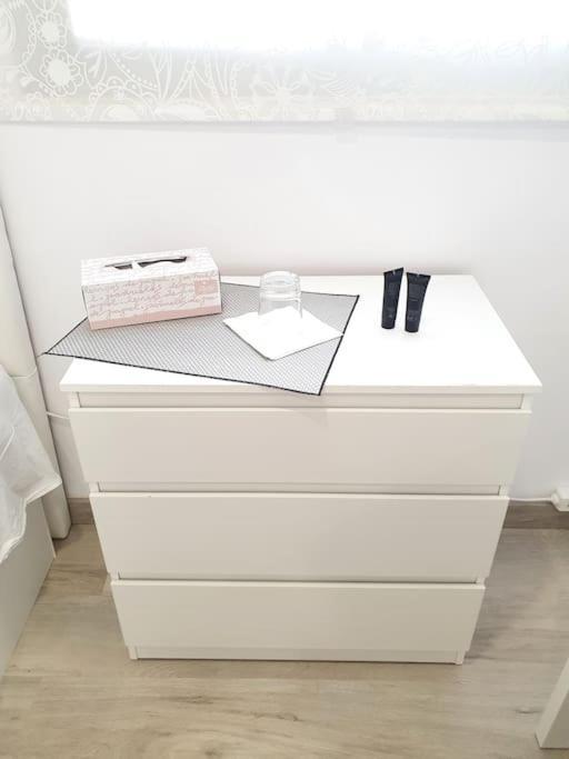 Habitaciones Bonitas Y Comodas L'Hospitalet de Llobregat Ngoại thất bức ảnh
