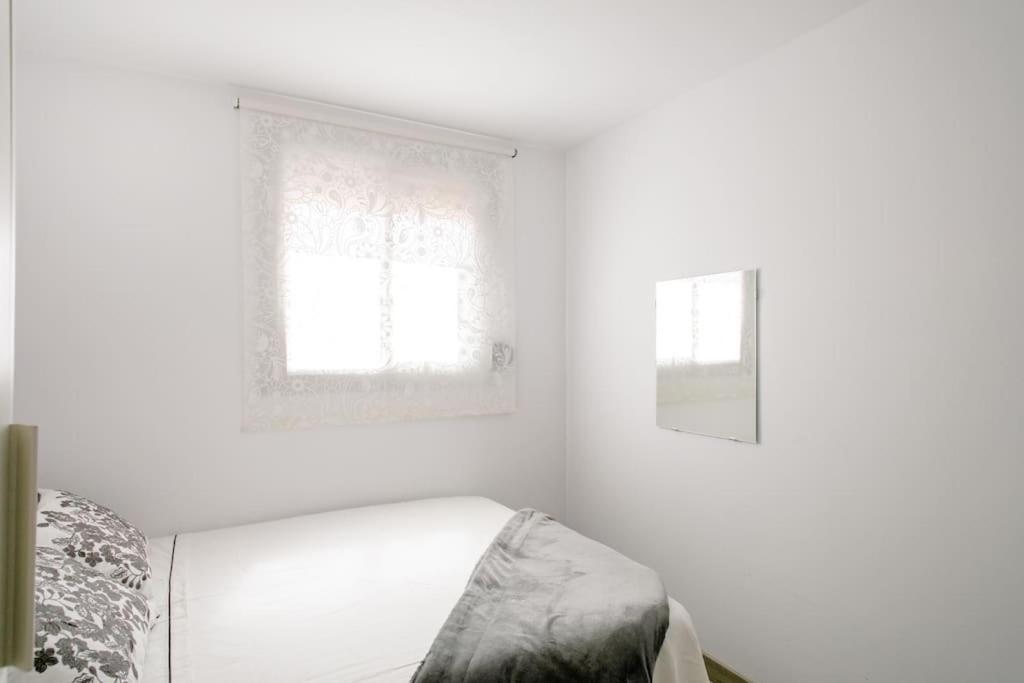 Habitaciones Bonitas Y Comodas L'Hospitalet de Llobregat Ngoại thất bức ảnh