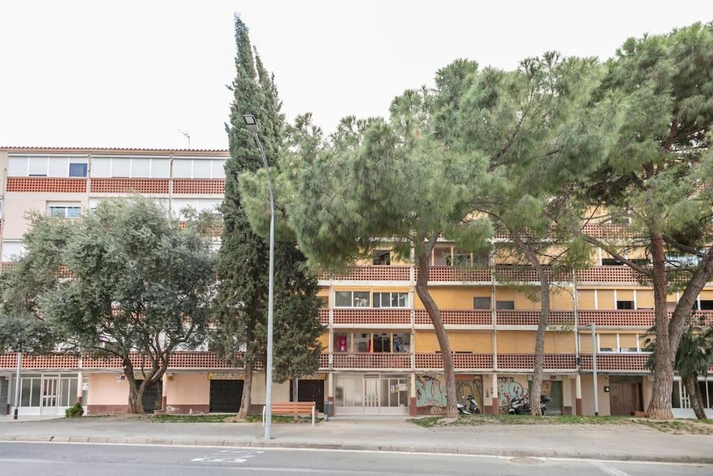 Habitaciones Bonitas Y Comodas L'Hospitalet de Llobregat Ngoại thất bức ảnh